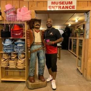 Meet your Posher, Quincy